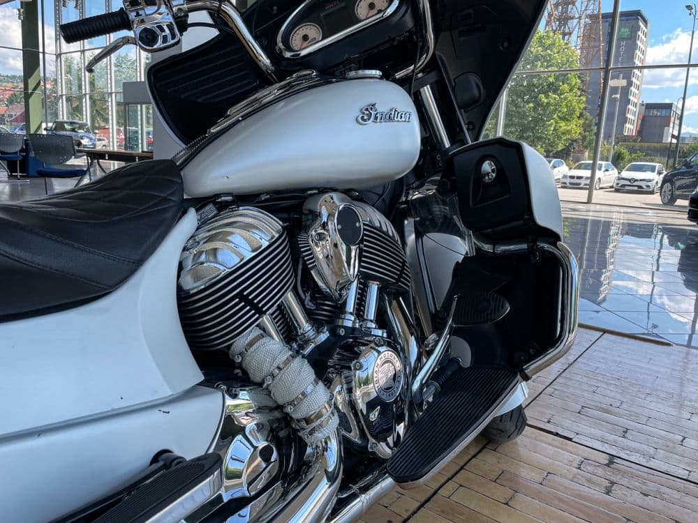 Indian Roadmaster 1800 ccm - 11