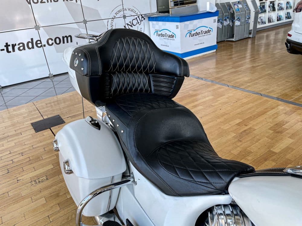 Indian Roadmaster 1800 ccm - 16