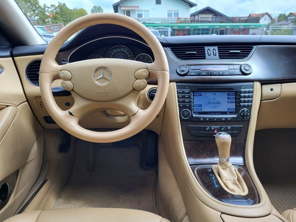 Mercedes-Benz CLS320 CDI - 17