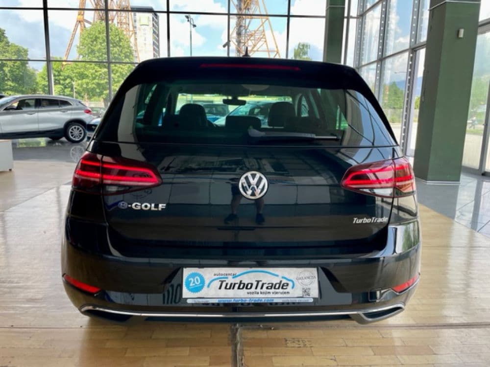 Volkswagen VII E-Golf Facelift - 7