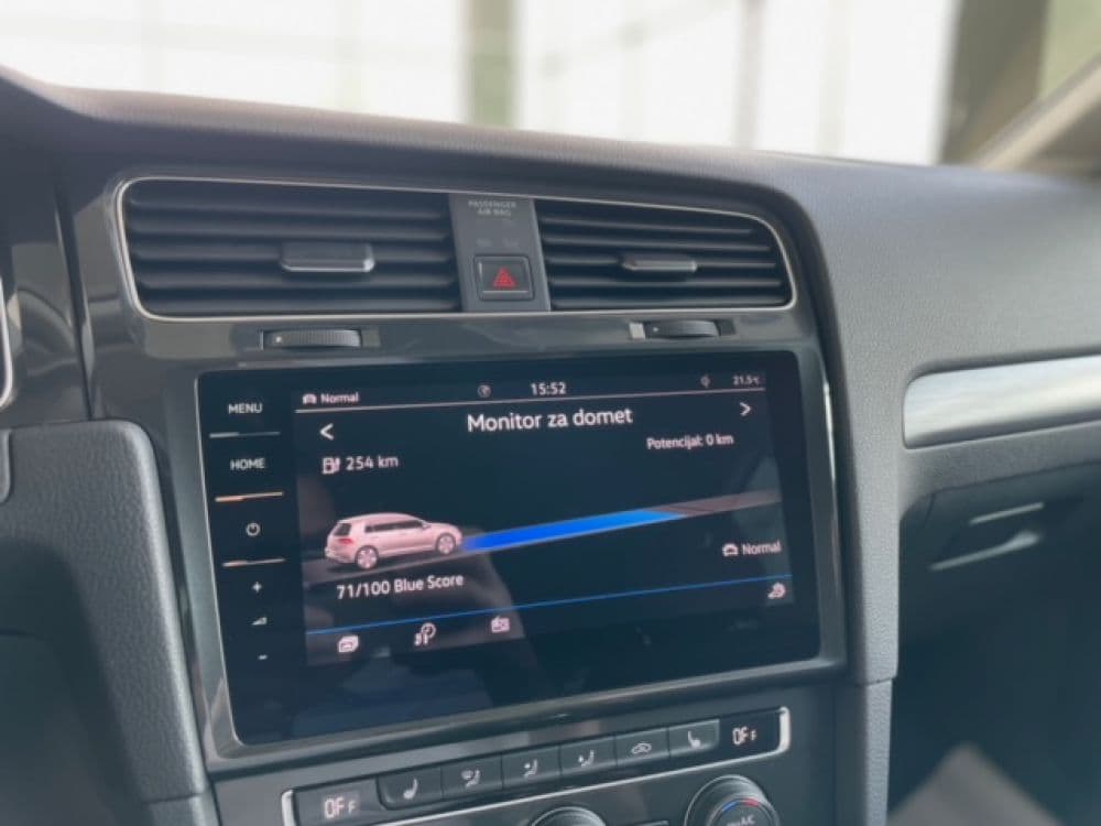 Volkswagen VII E-Golf Facelift - 17