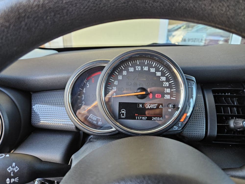 MINI COOPER D 1.5D - 19