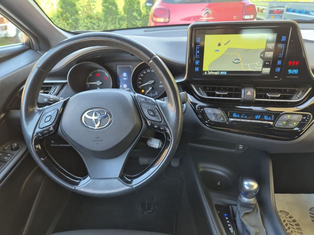TOYOTA C-HR 1.8 E-CVT BUSINESS HYBRID - 13