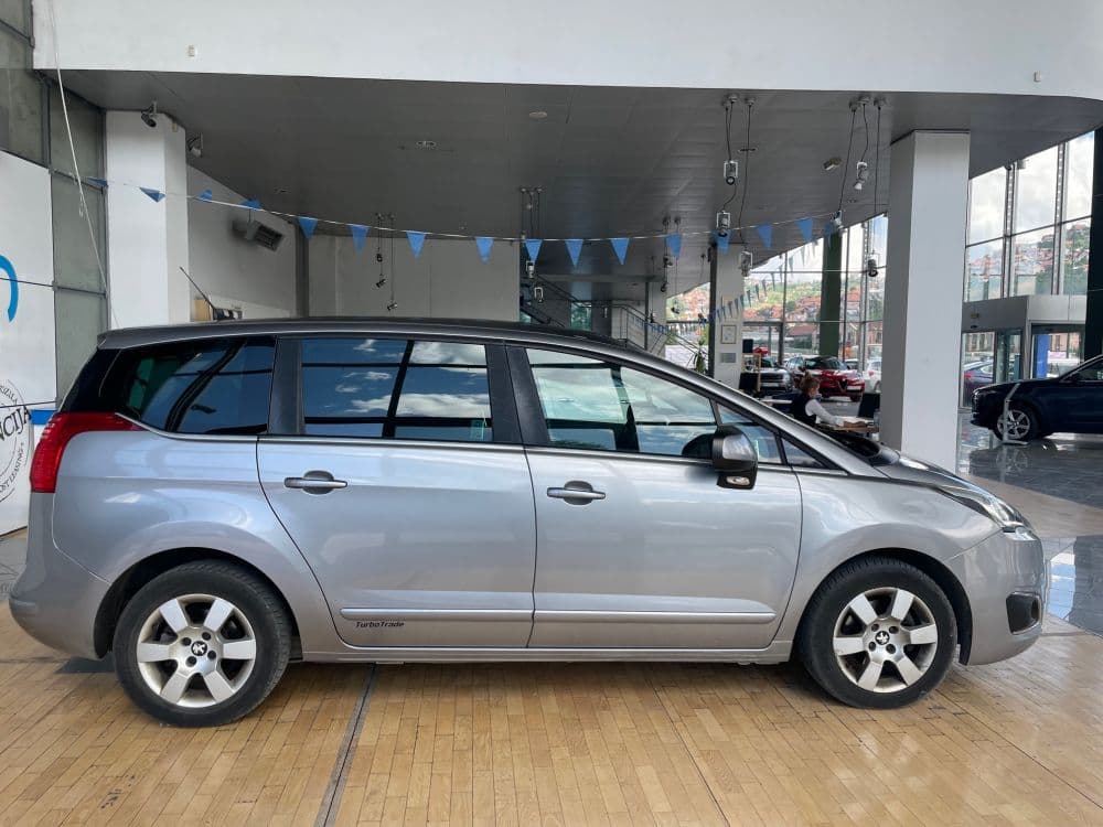 Peugeot 5008 1.6HDI 7PL - 8