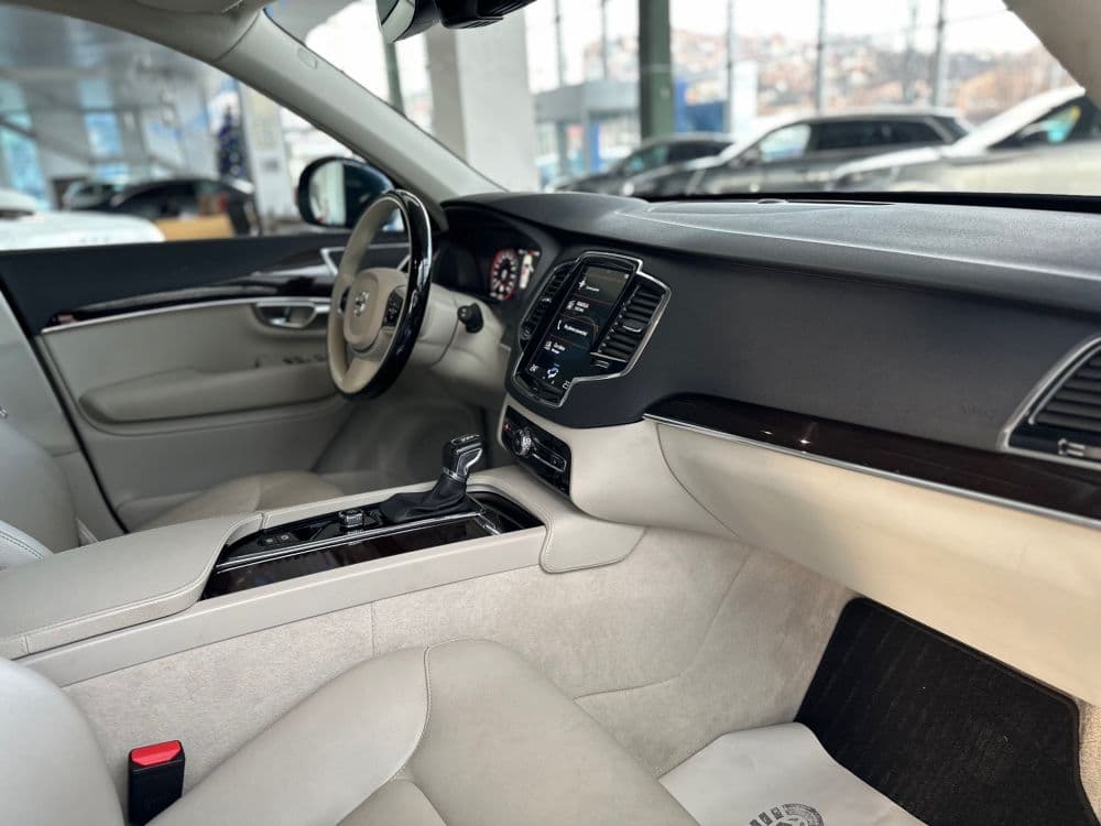 VOLVO XC90 2.0 D5 AWD MOMENTUM. - 15