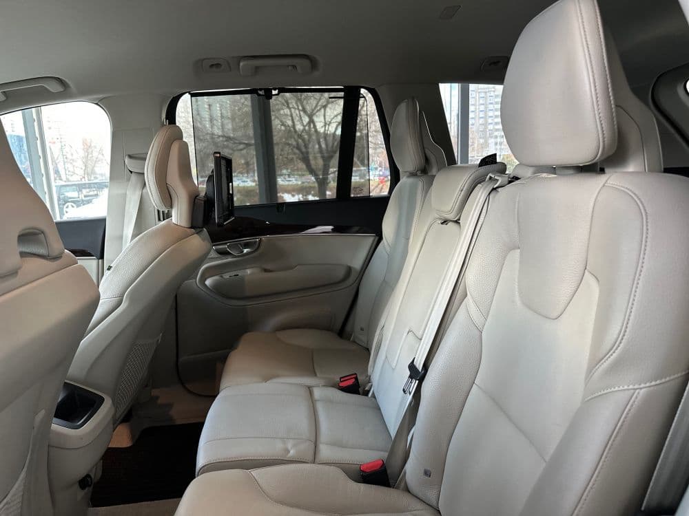 VOLVO XC90 2.0 D5 AWD MOMENTUM. - 16