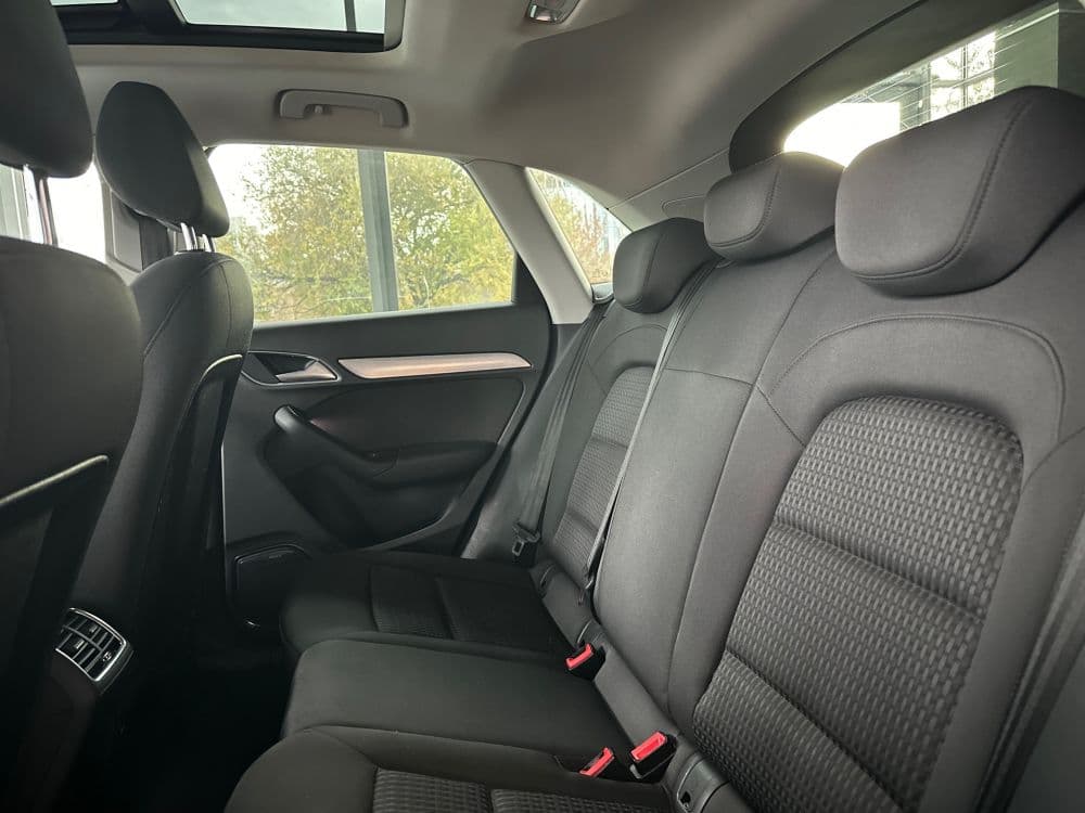 Audi Q3 1.4 TFSI S-tronic Business - 17