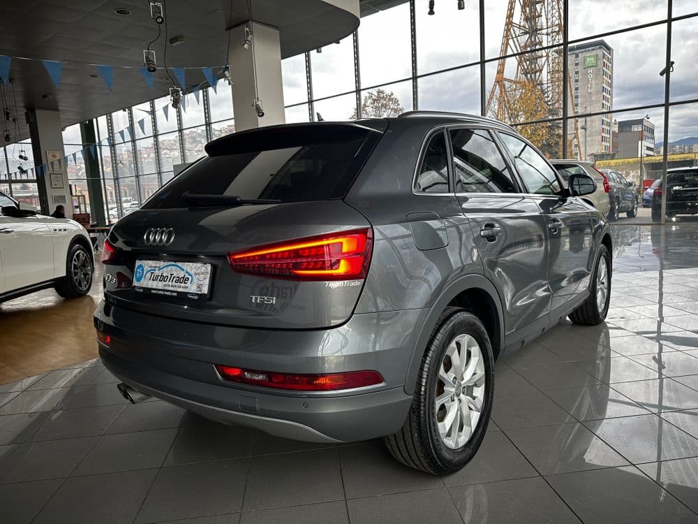Audi Q3 1.4 TFSI S-tronic Business - 6
