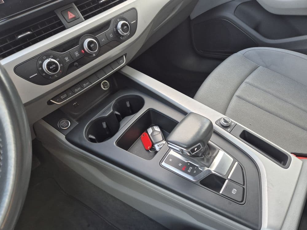 Audi A4 30TDI Business S-tronic - 13