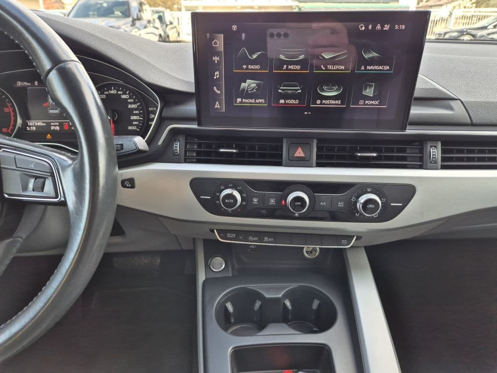 Audi A4 30TDI Business S-tronic - 14