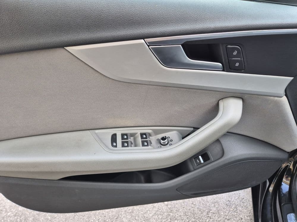 Audi A4 30TDI Business S-tronic - 19