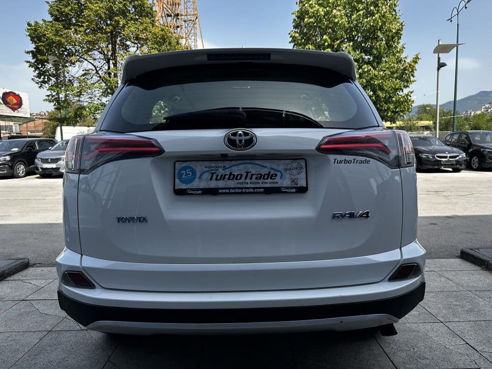 Toyota Rav4 2.0 D - 7