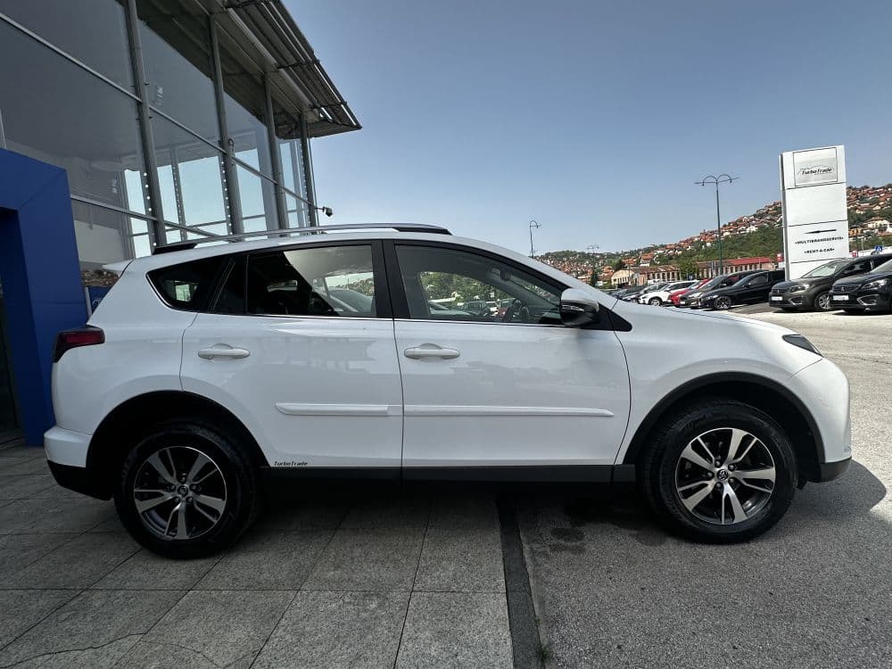 Toyota Rav4 2.0 D - 5