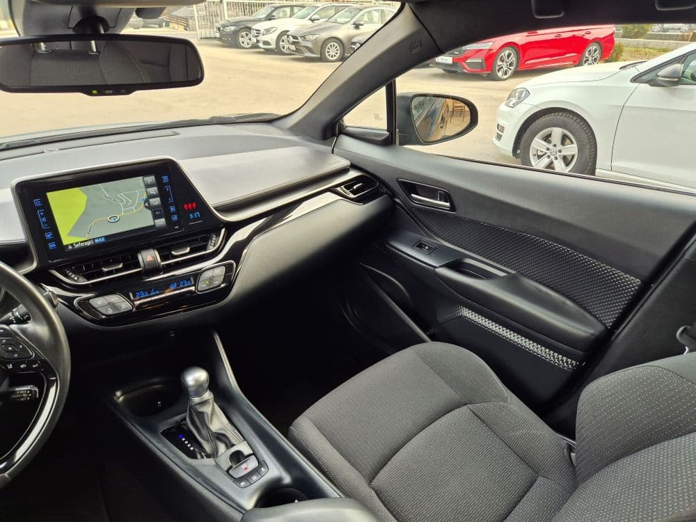 TOYOTA C-HR 1.8 E-CVT BUSINESS HYBRID - 11