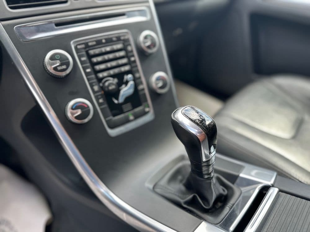 VOLVO XC60 D4 FACELIFT - 14