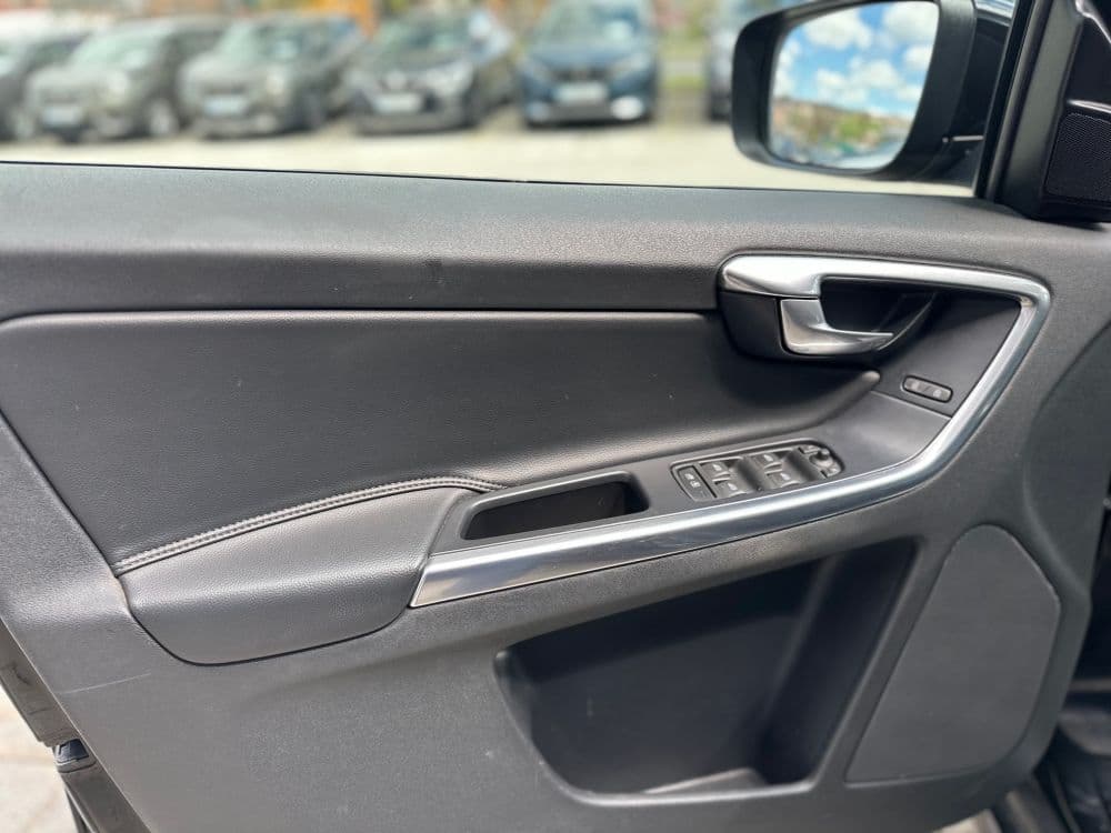 VOLVO XC60 D4 FACELIFT - 9