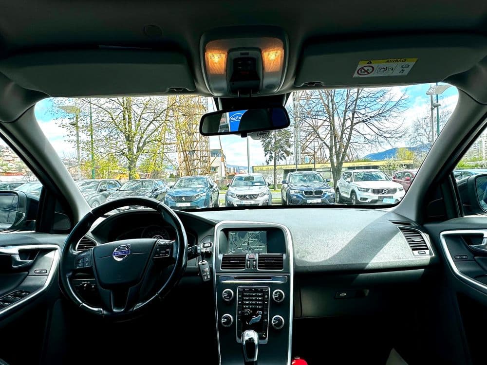 VOLVO XC60 D4 FACELIFT - 11