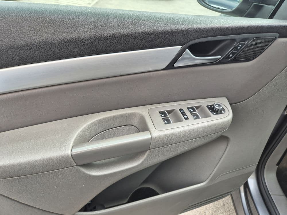 Volkswagen Sharan 2.0 TDI DSG - 17