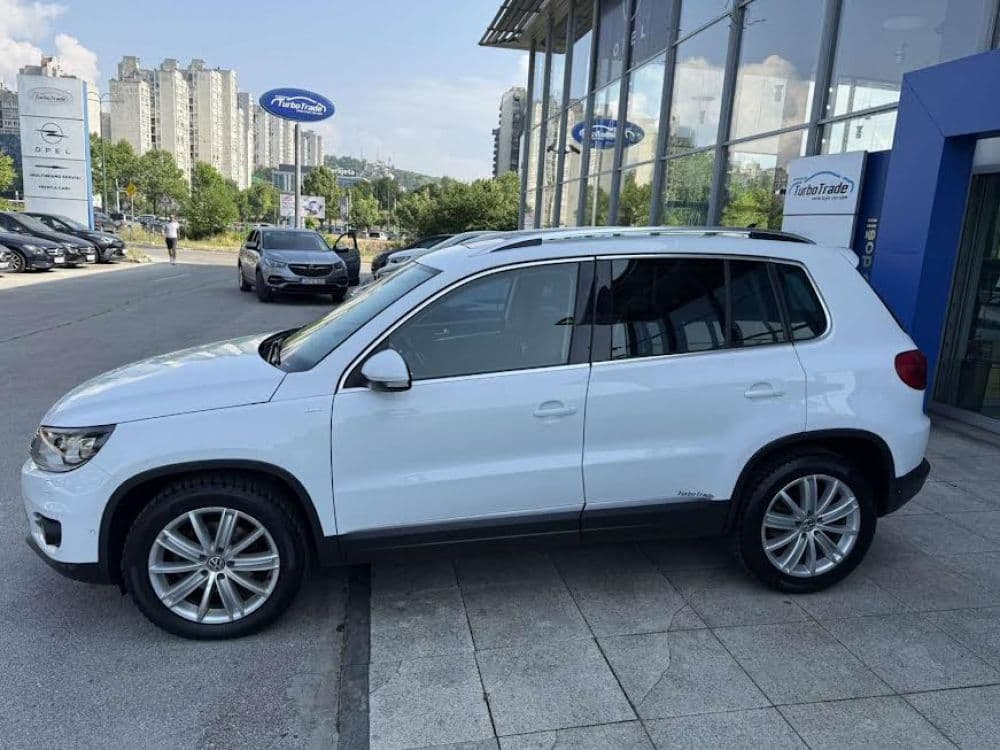 Volkswagen Tiguan  2.0TDI 4 Motion - 4