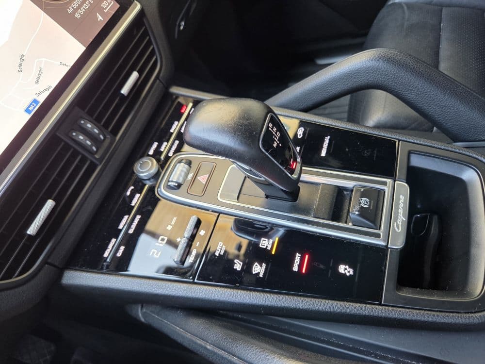 Porsche Cayenne 3.0 V6 Tiptronic Panorama - 17