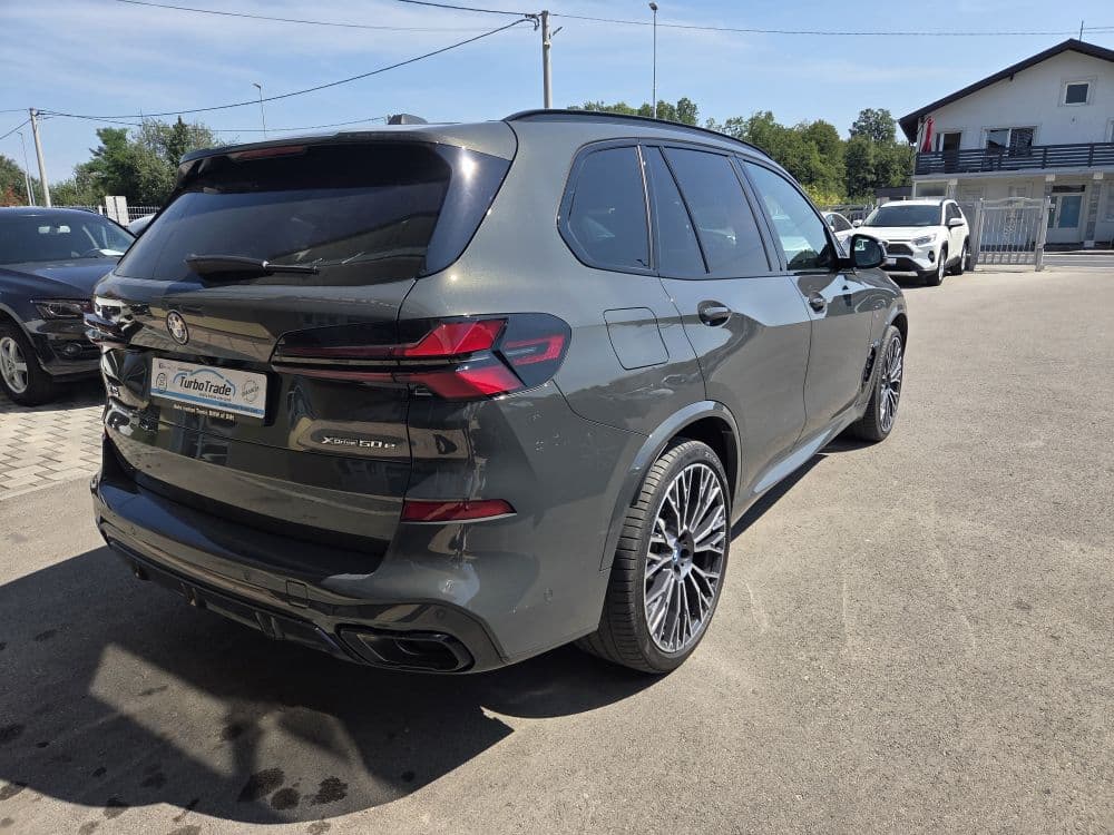 BMW X5 50 E X-DRIVE M - 8
