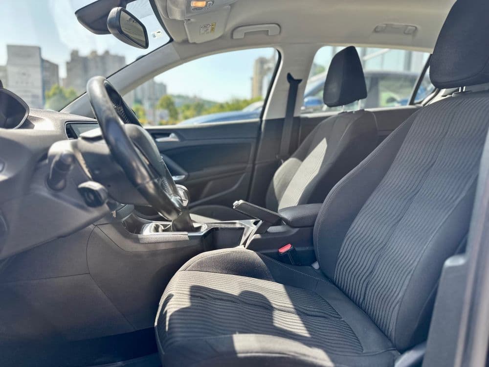 PEUGEOT 308 1.6HDi - 11