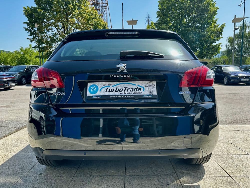 PEUGEOT 308 1.6HDi - 7