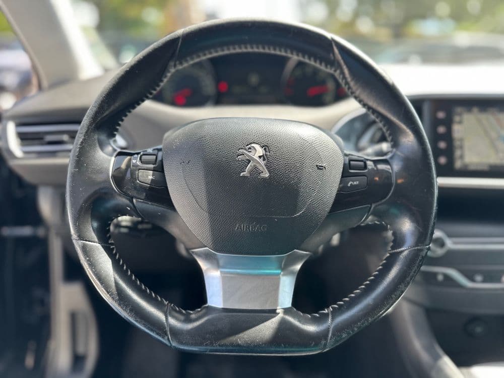 PEUGEOT 308 1.6HDi - 12