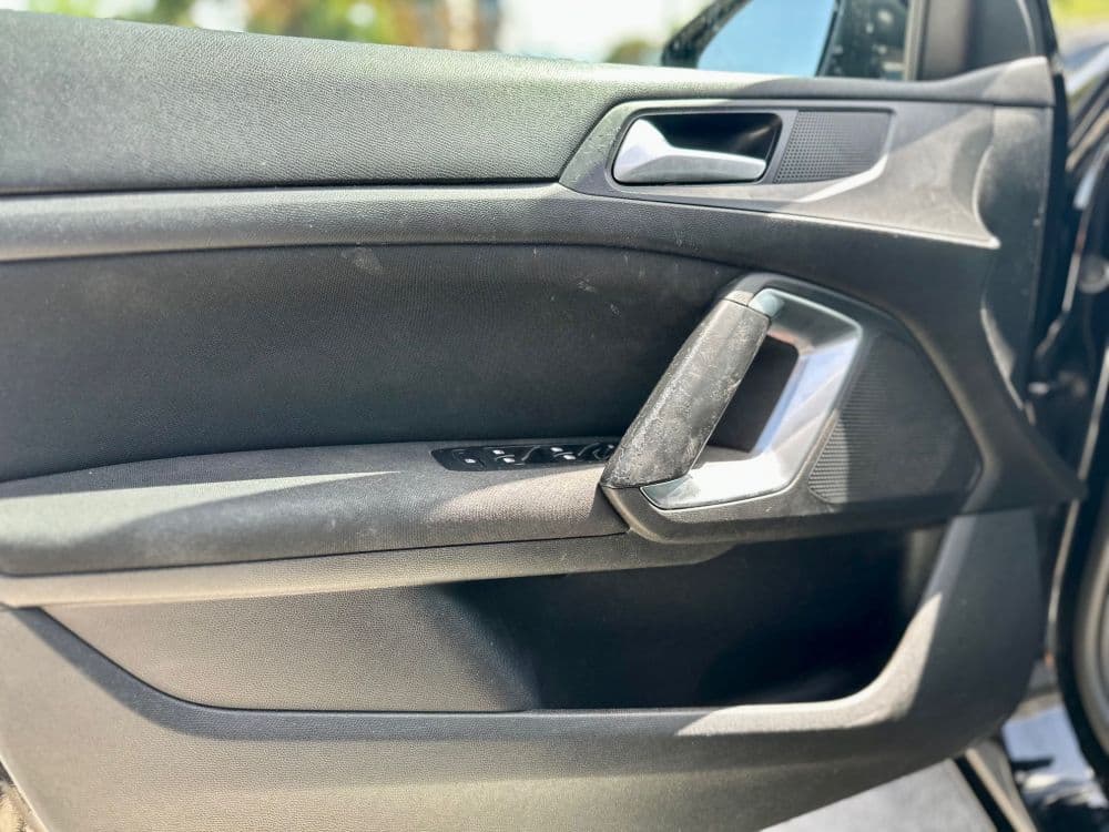 PEUGEOT 308 1.6HDi - 9