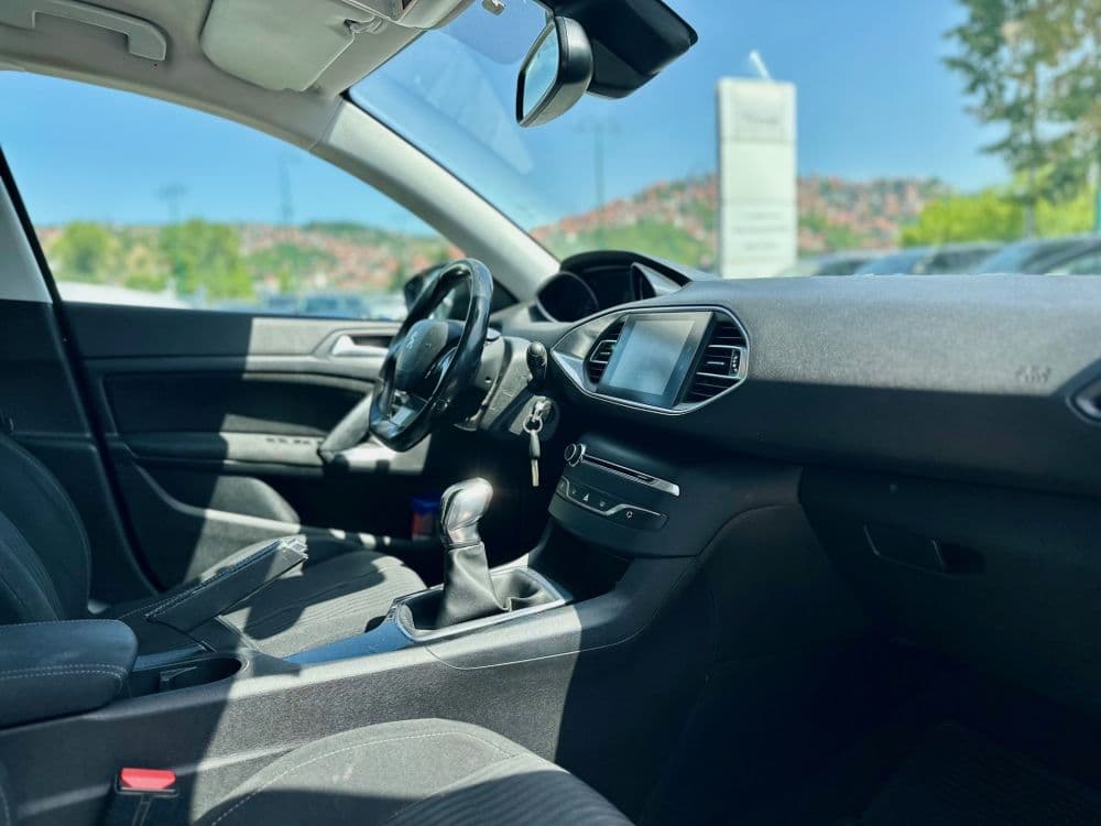 PEUGEOT 308 1.6HDi - 16