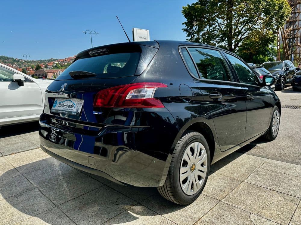 PEUGEOT 308 1.6HDi - 8