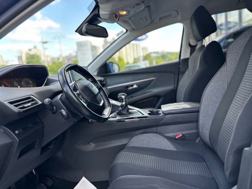 PEUGEOT 3008 1.6HDI - 10