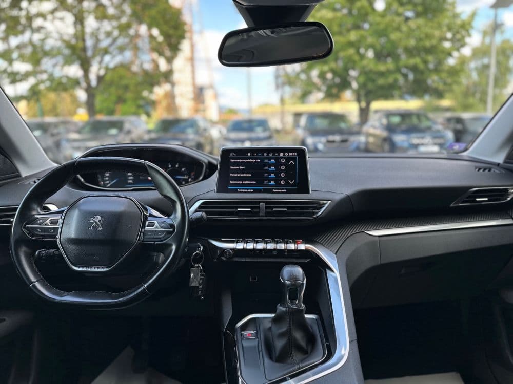 PEUGEOT 3008 1.6HDI - 11