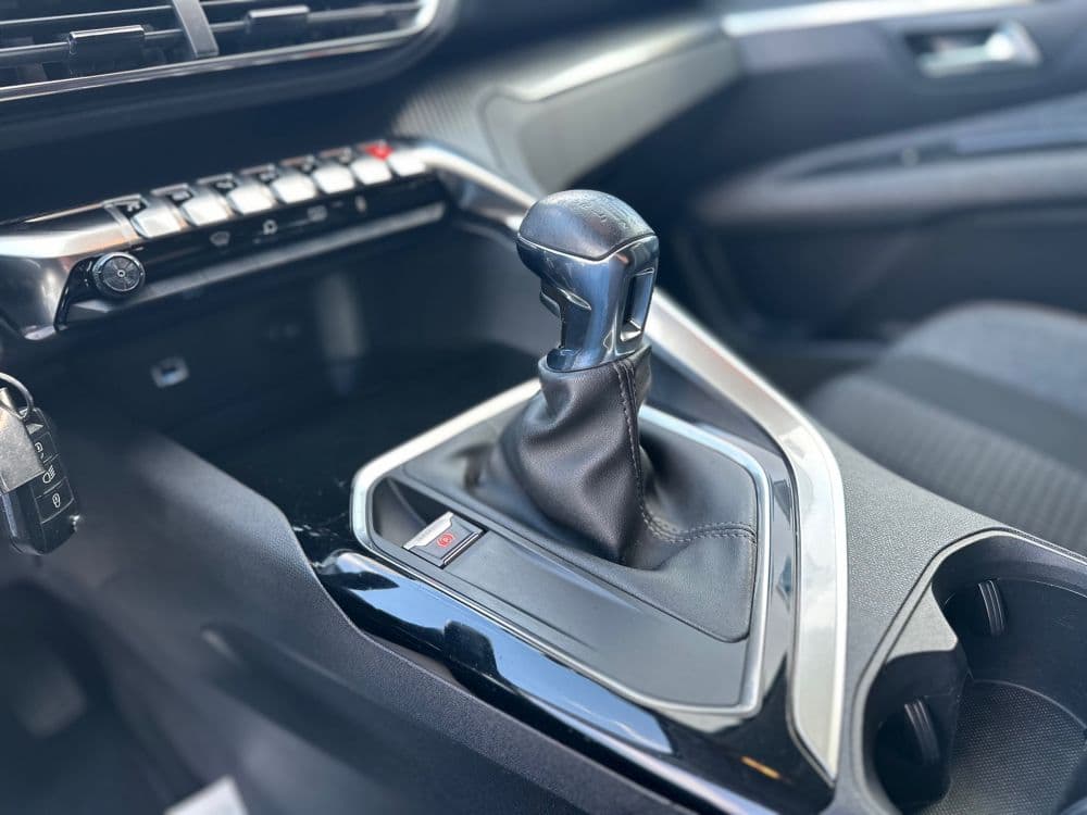 PEUGEOT 3008 1.6HDI - 14