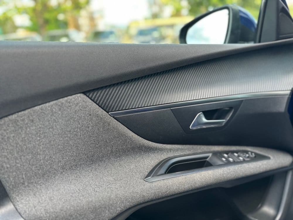 PEUGEOT 3008 1.6HDI - 8