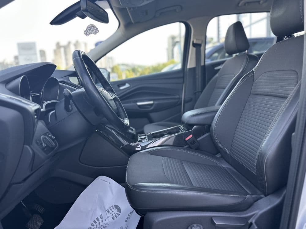 FORD KUGA 1.5 EcoBoost Aut - 11