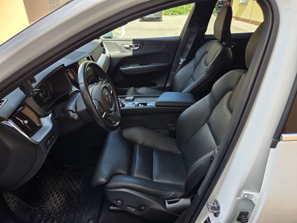 Volvo XC60 T8 4WD Momentum Hybrid - 10