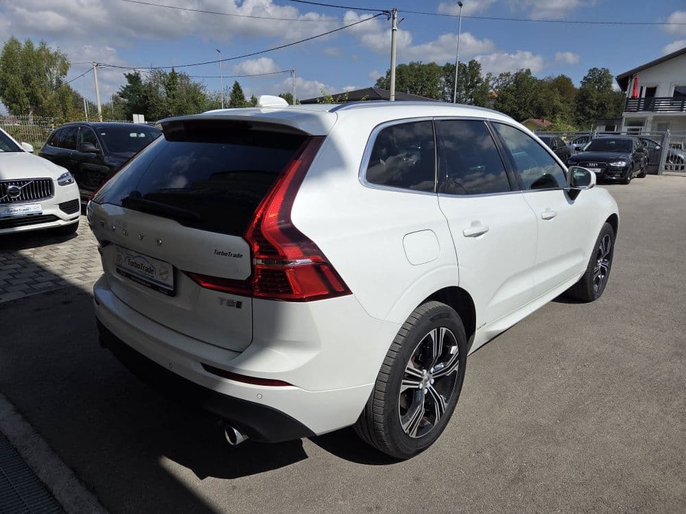 Volvo XC60 T8 4WD Momentum Hybrid - 8