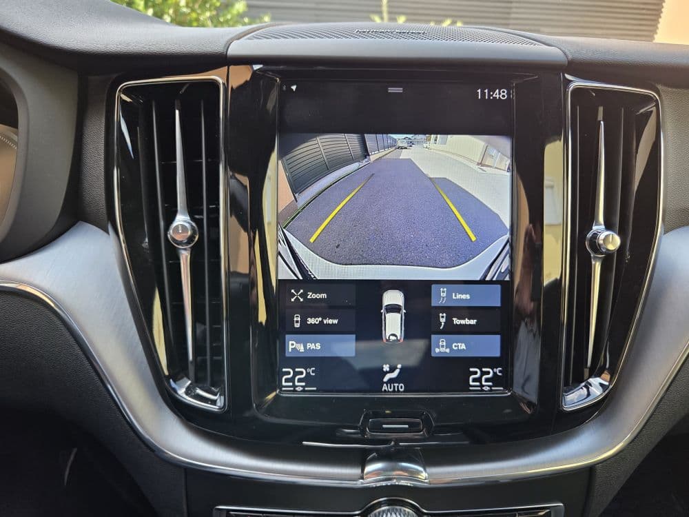 Volvo XC60 T8 4WD Momentum Hybrid - 16