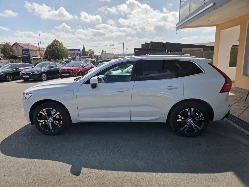 Volvo XC60 T8 4WD Momentum Hybrid - 4