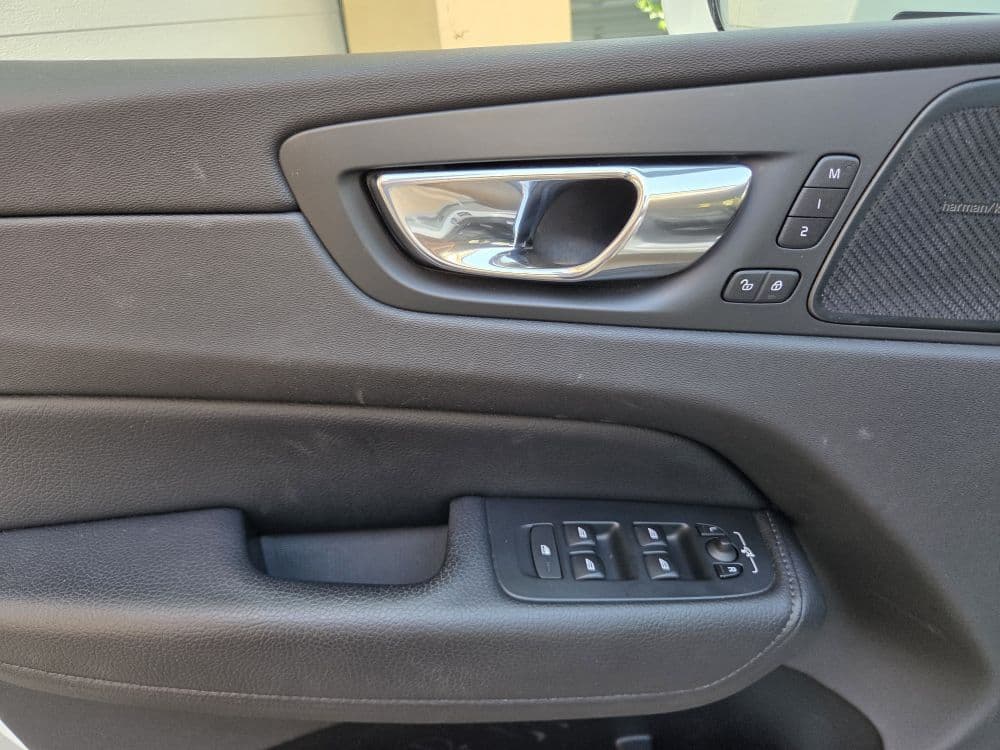 Volvo XC60 T8 4WD Momentum Hybrid - 18