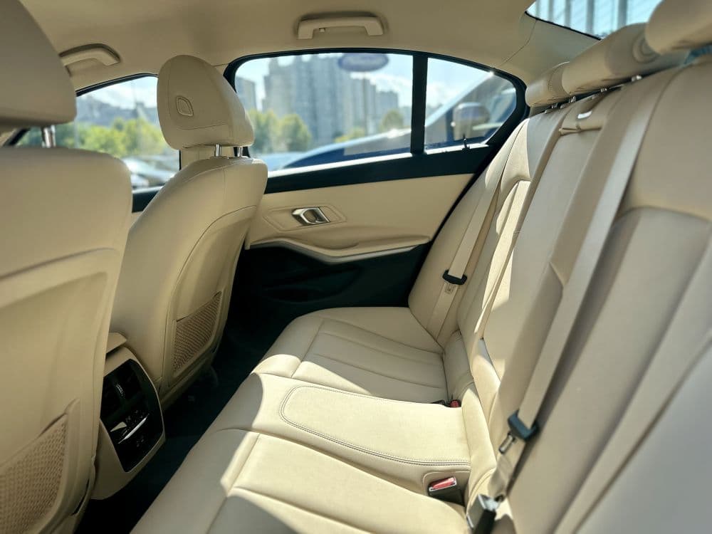 BMW 330E PLUG IN HYBRID - 17