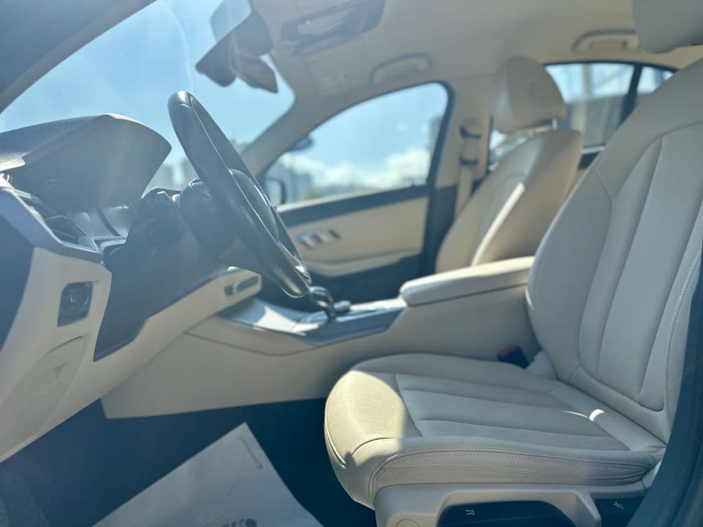 BMW 330E PLUG IN HYBRID - 11