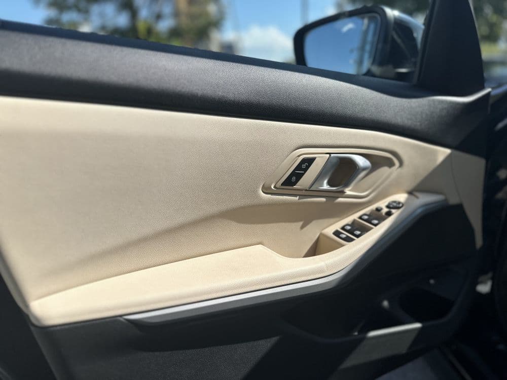 BMW 330E PLUG IN HYBRID - 10