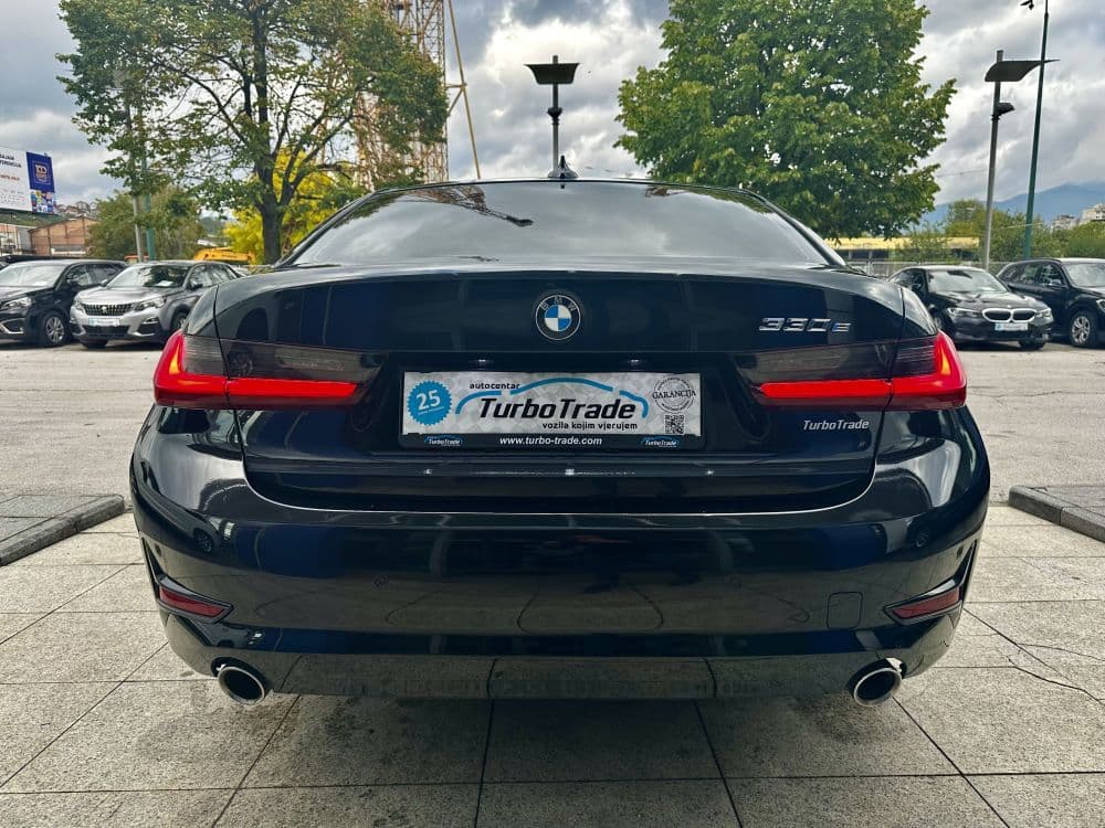 BMW 330E PLUG IN HYBRID - 7