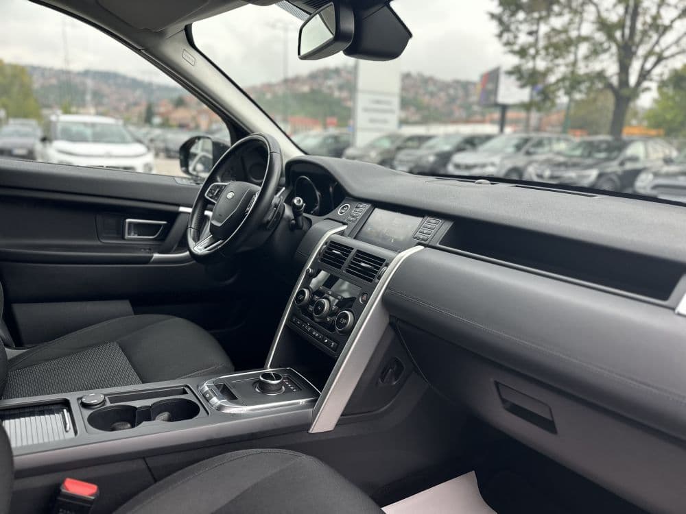 LAND ROVER DISCOVERY SPORT - 16