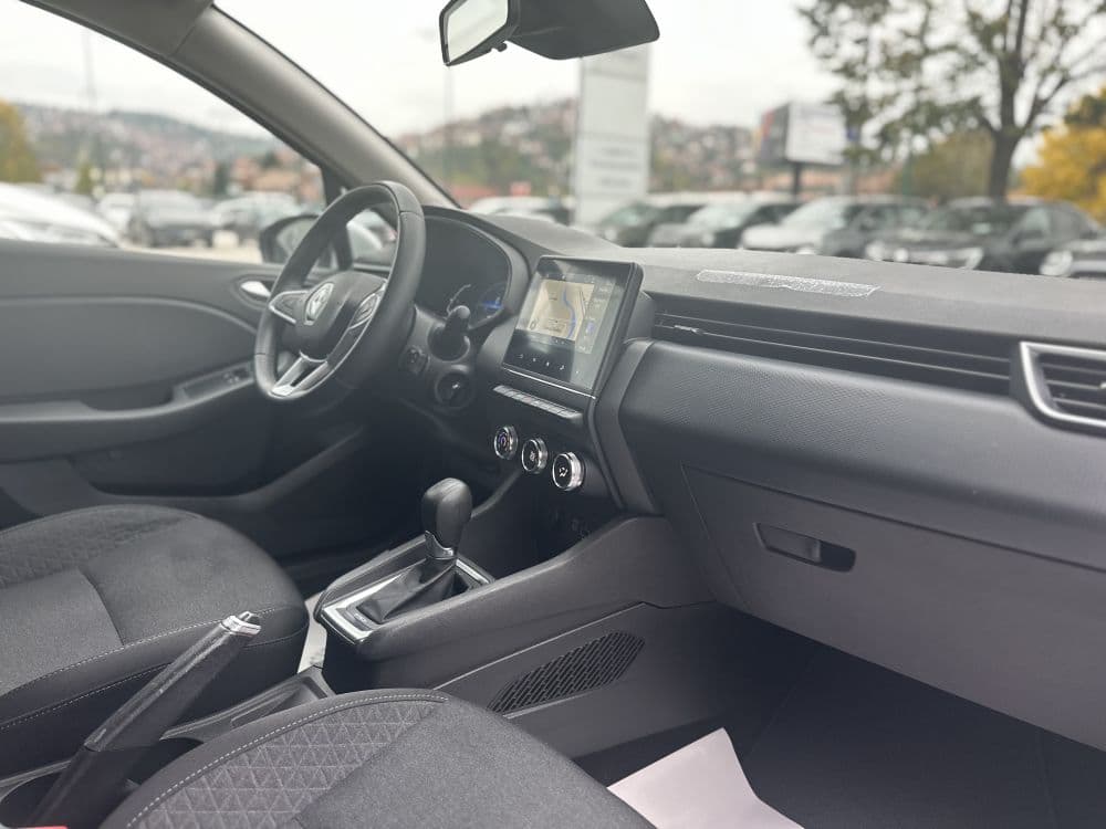 RENAULT CLIO E-TECH 1.6 HYBRID - 17