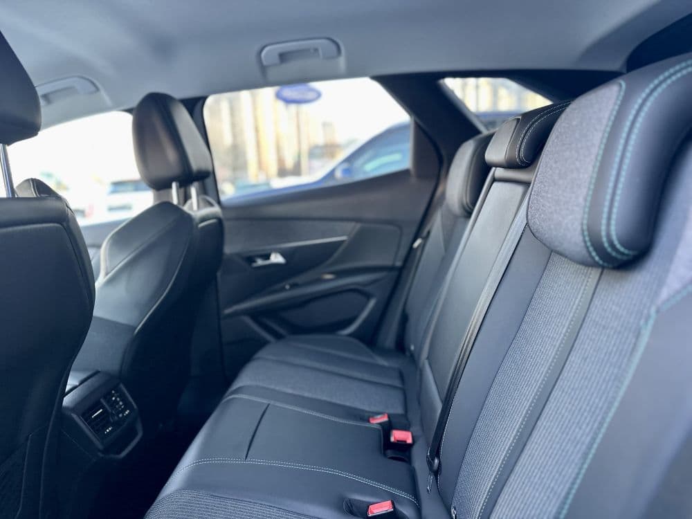 PEUGEOT 3008 1.6 PLUG-IN HYBRID ALLURE PACK - 19