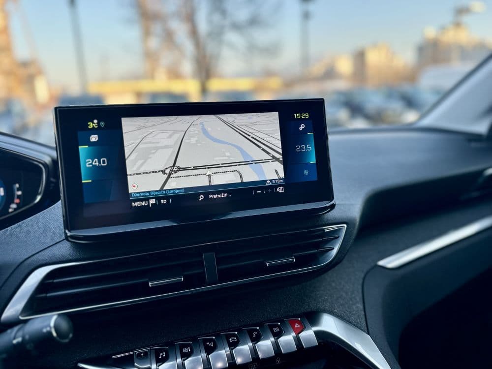 PEUGEOT 3008 1.6 PLUG-IN HYBRID ALLURE PACK - 17