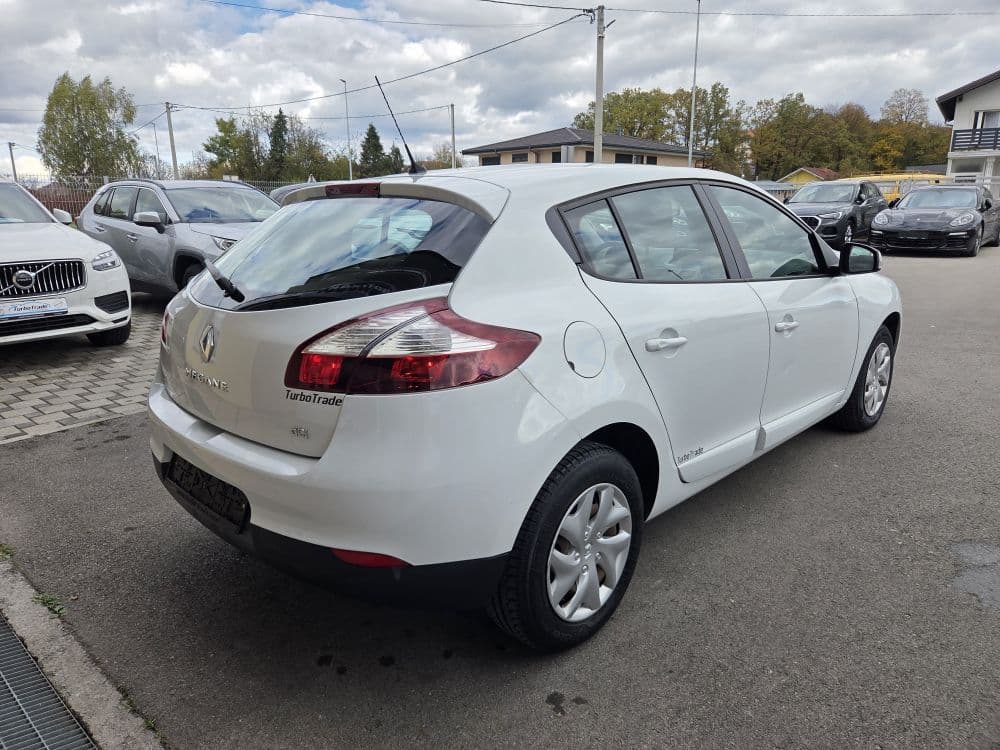 Renault Megane 1.5 DCI - 8
